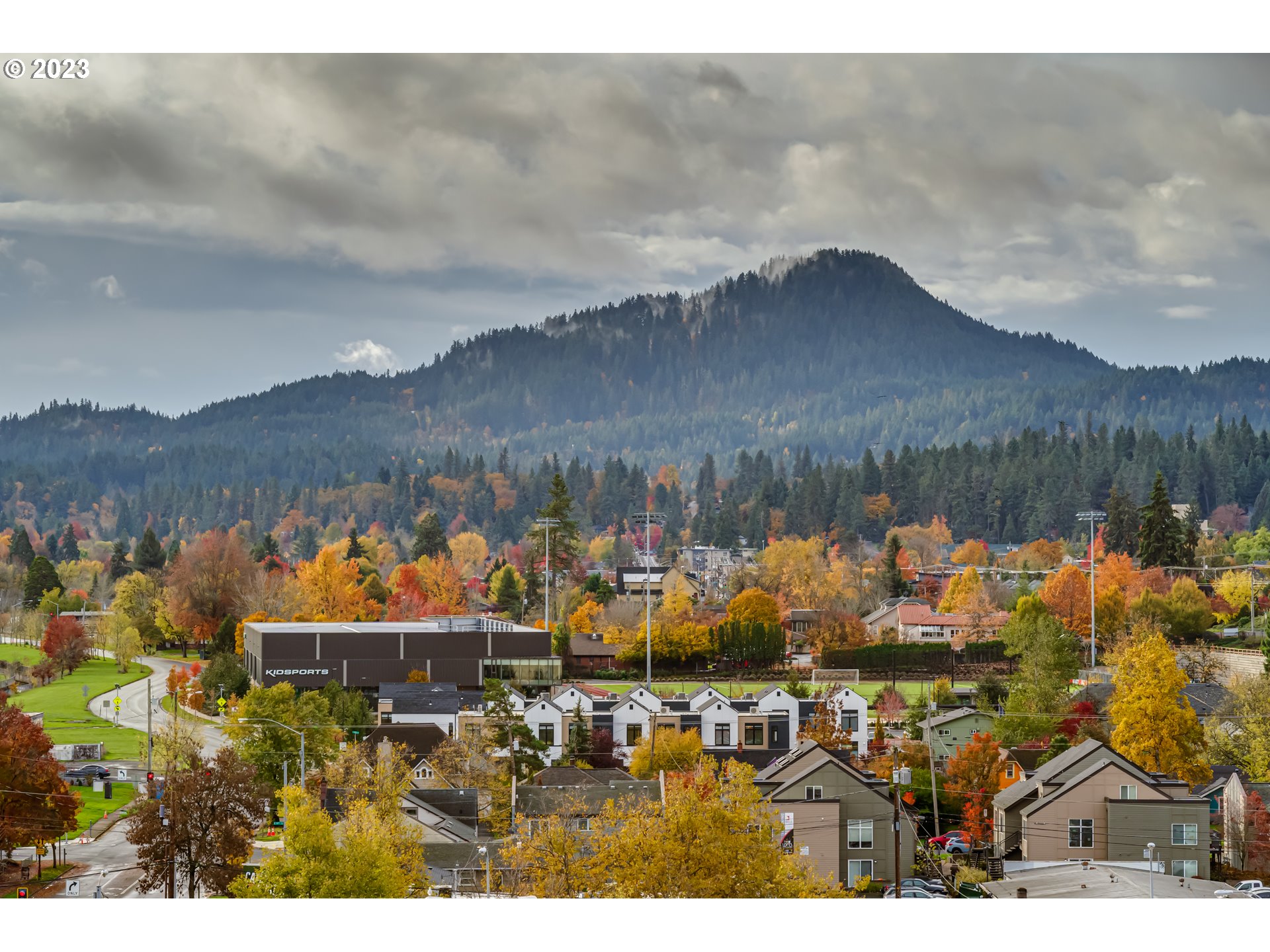 1600 Pearl Street Eugene, OR 97401 - Photo 20 of 21 a view of a lake with a mountain in the background