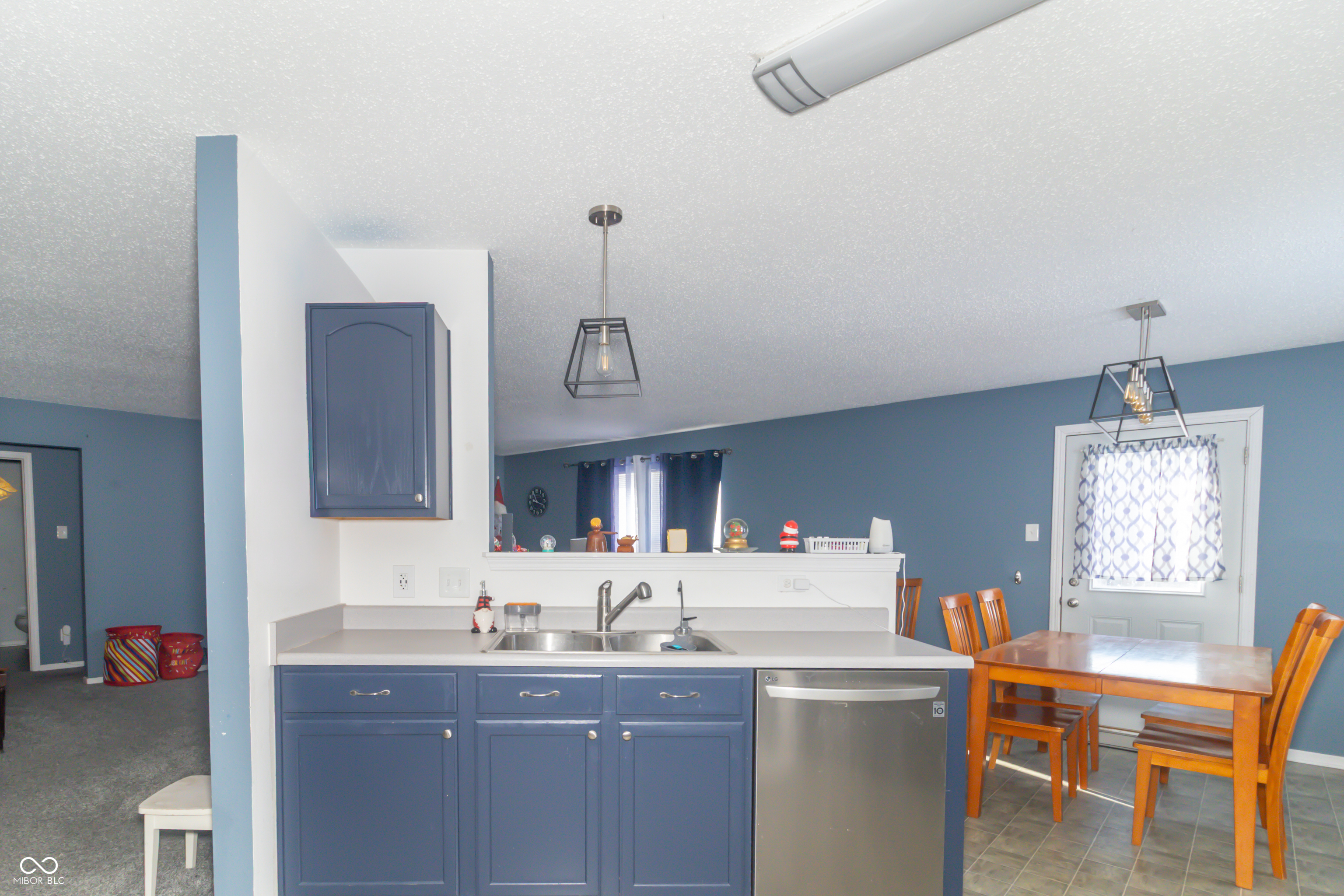 784 Streamside Drive Greenfield, IN 46140 - Photo 6 of 36