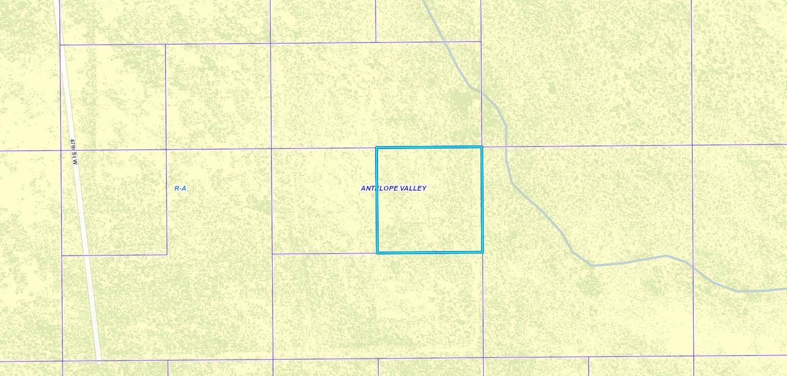 45 Stw Lancaster, CA 93536 - Photo 4 of 13 a bathroom with a shower