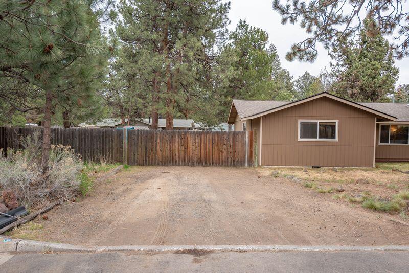 60834 Defiance Street Bend, OR 97702 - Photo 36 of 47