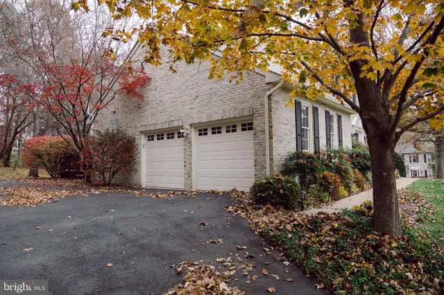 $4,200 | 15292 Surrey House Way, Centreville, VA 20120