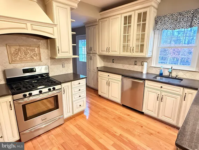 $4,200 | 15292 Surrey House Way, Centreville, VA 20120