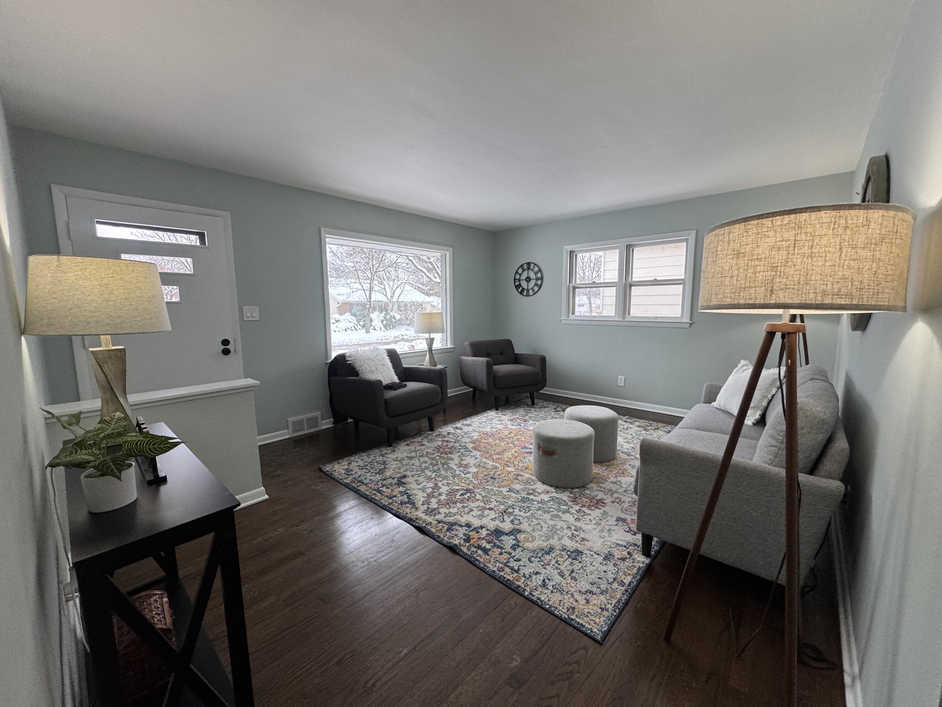 9331 West Elmore Avenue Milwaukee, WI 53222 - Photo 2 of 14 IMG_5900