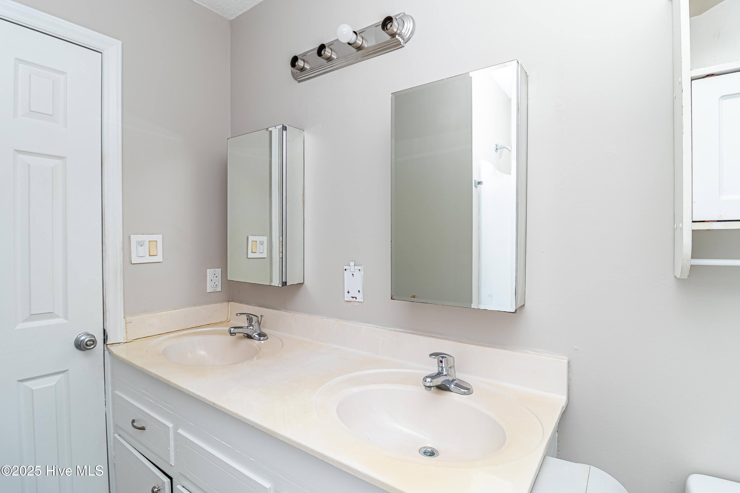 204 Fox Drive Dudley, NC 28333 - Photo 14 of 23 IMG_2724