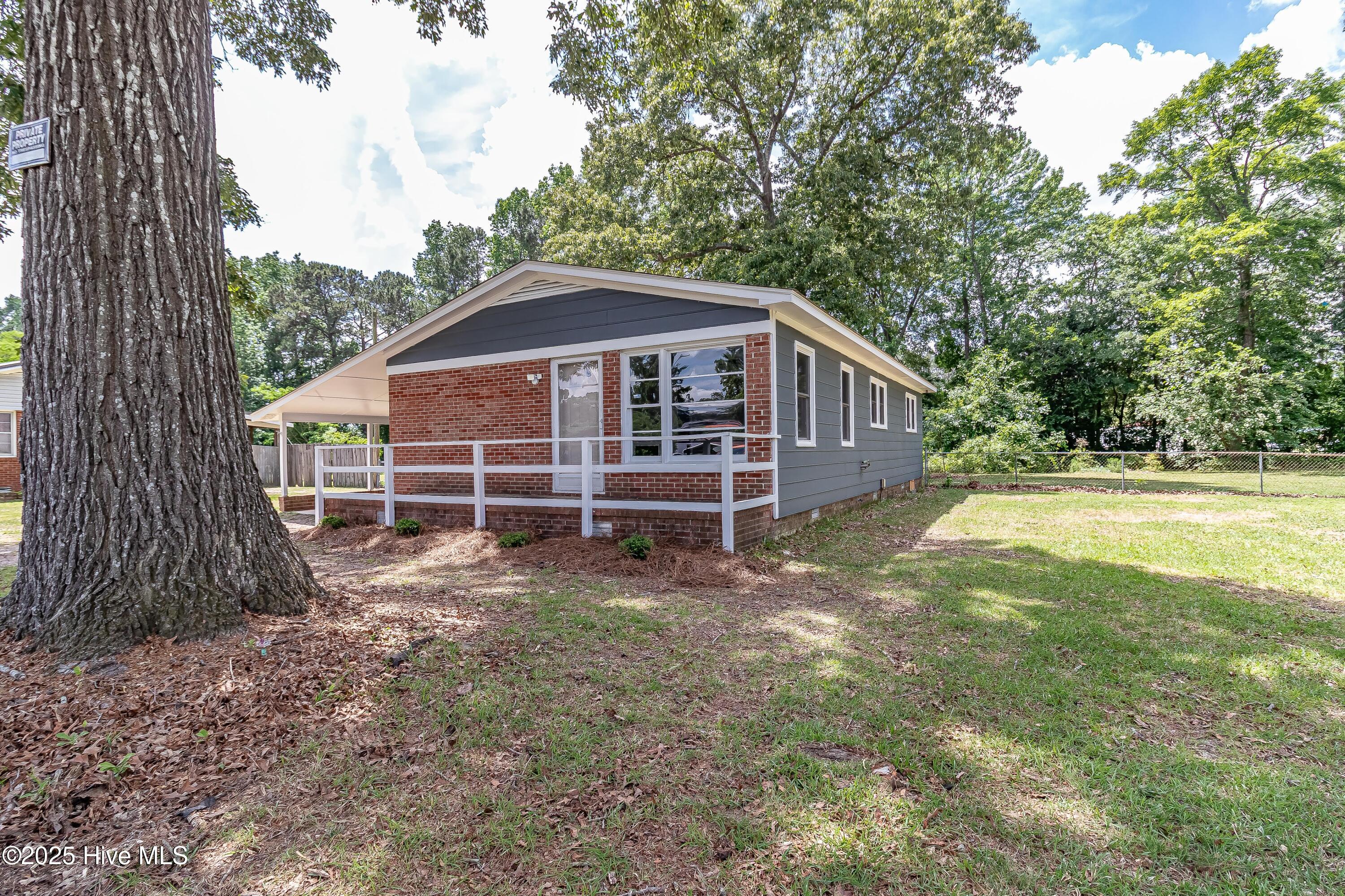 204 Fox Drive Dudley, NC 28333 - Photo 2 of 23 IMG_2700