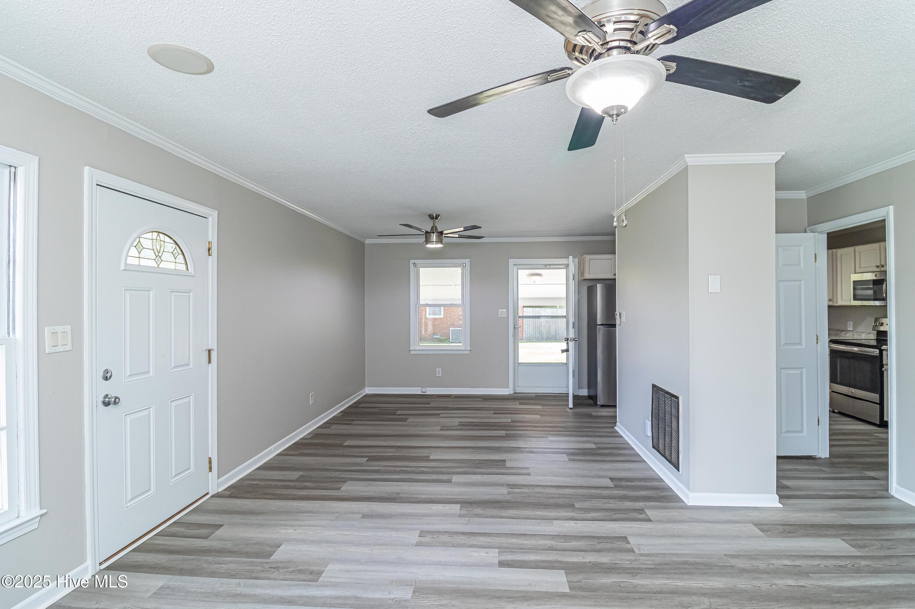 204 Fox Drive Dudley, NC 28333 - Photo 6 of 23 IMG_2710