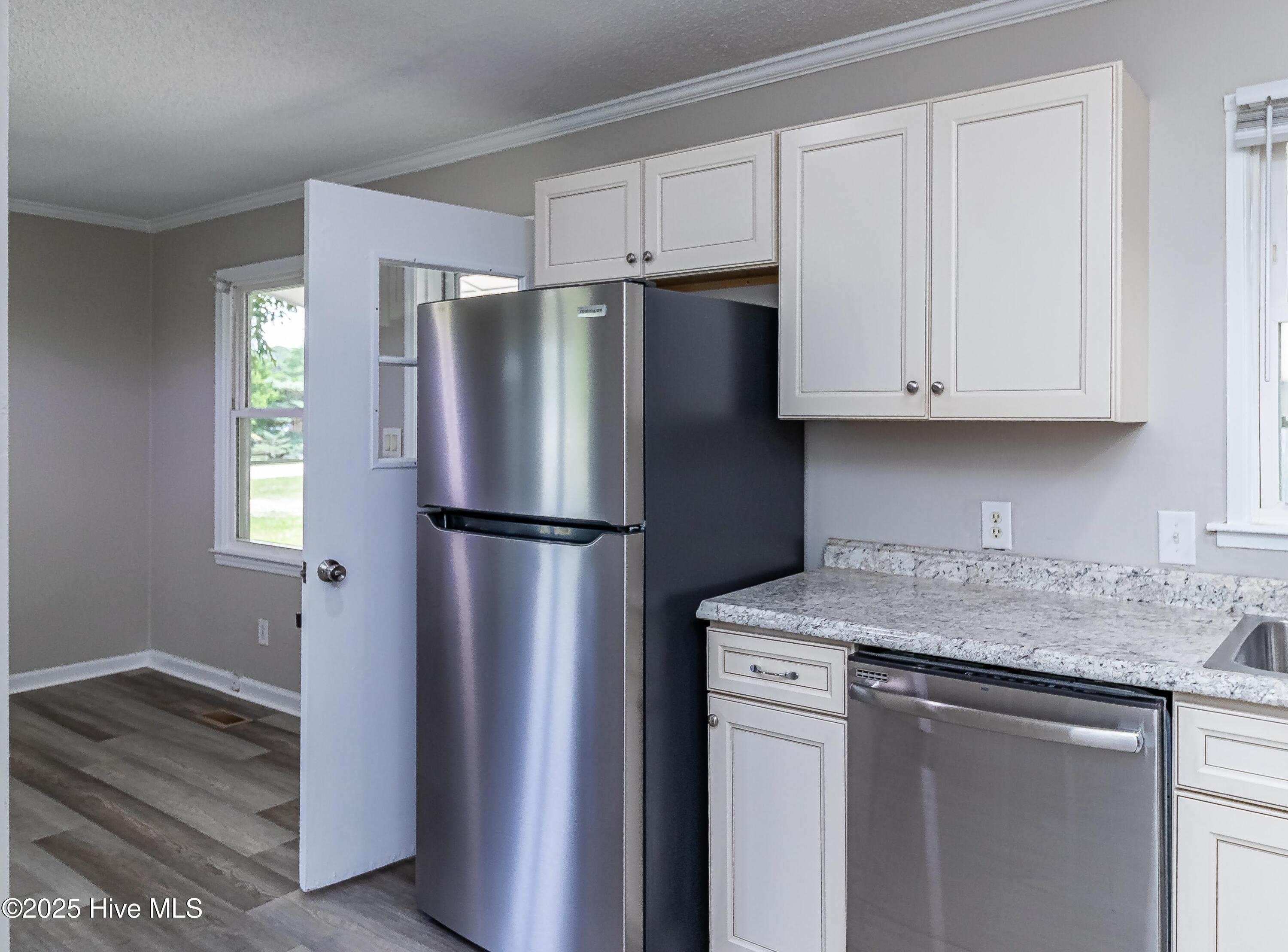 204 Fox Drive Dudley, NC 28333 - Photo 10 of 23 IMG_2716