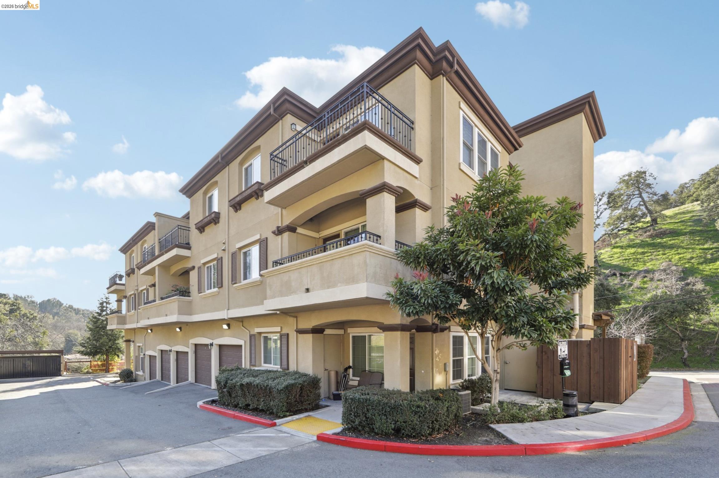 720 Shell Avenue Martinez, CA 94553 - Photo 4 of 28