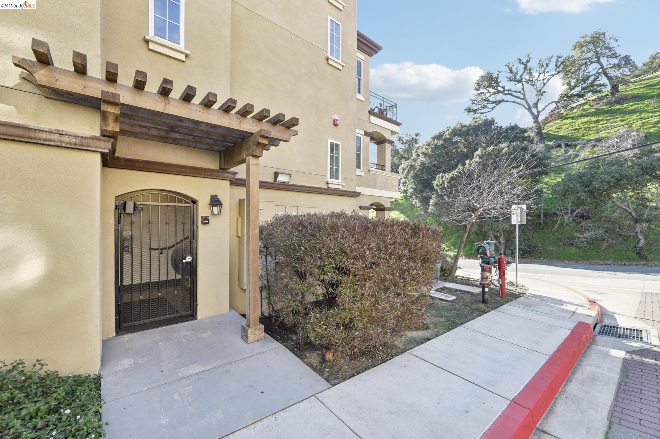 720 Shell Avenue Martinez, CA 94553 - Photo 7 of 28