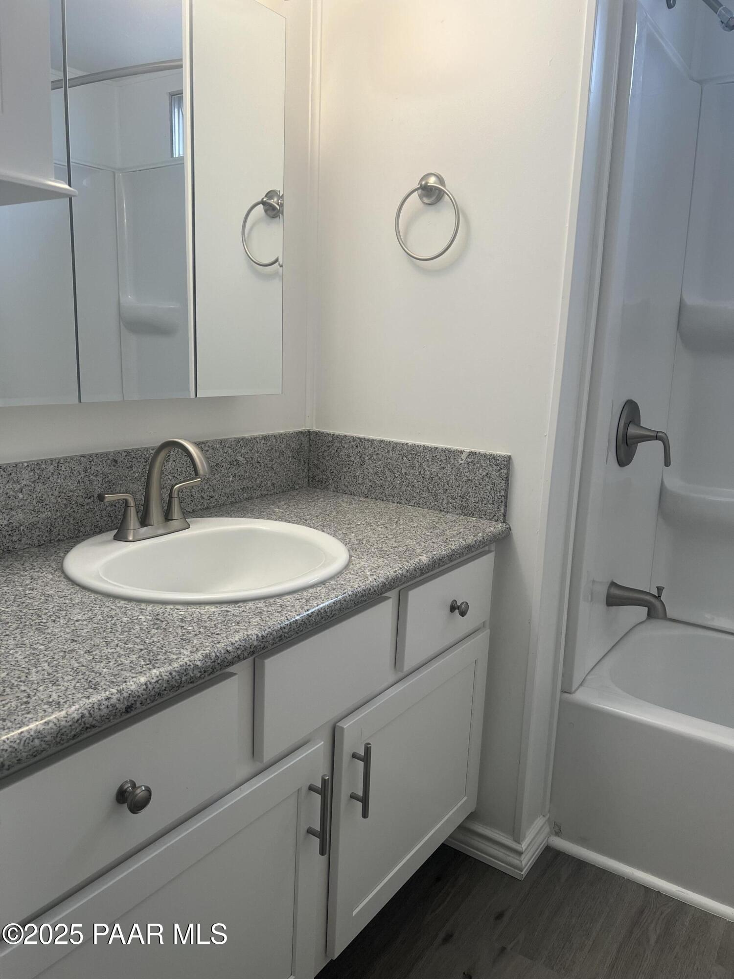 960 Peace Lane, Unit 55 Prescott, AZ 86305 - Photo 10 of 25 Bathroom