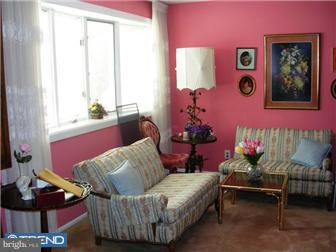 13023 Stevens Road Philadelphia, PA 19116 - Photo 3 of 9