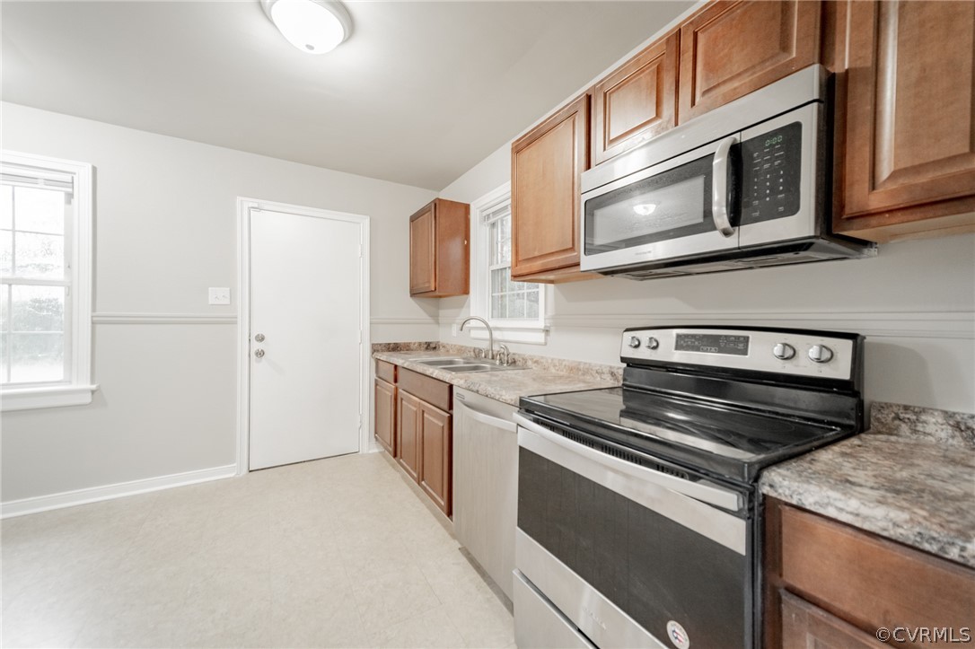 1802 Lyndover Road Richmond, VA 23222 - Photo 4 of 15 Gallery Image 4