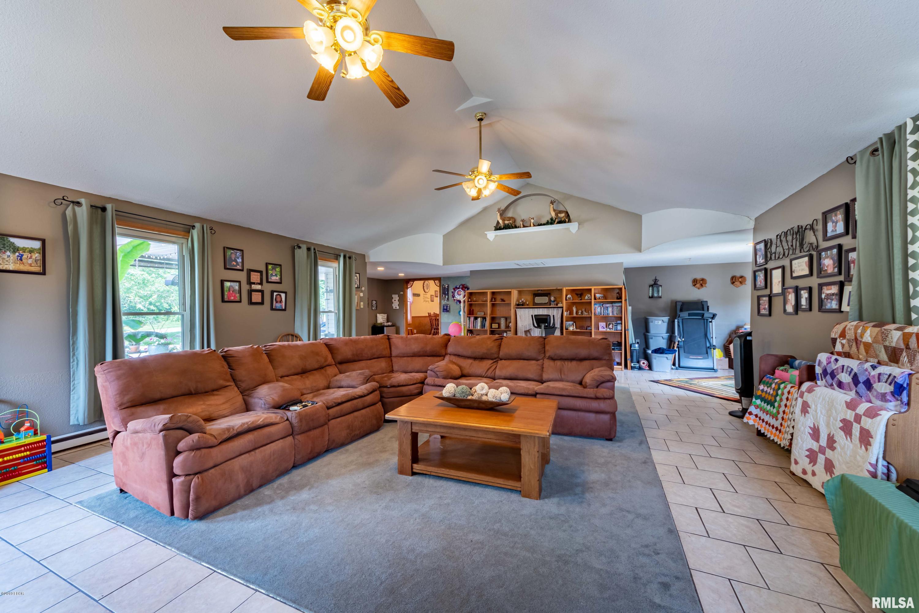 19023 Galatia Post Road Marion, IL 62959 - Photo 13 of 50 Gallery Image 13