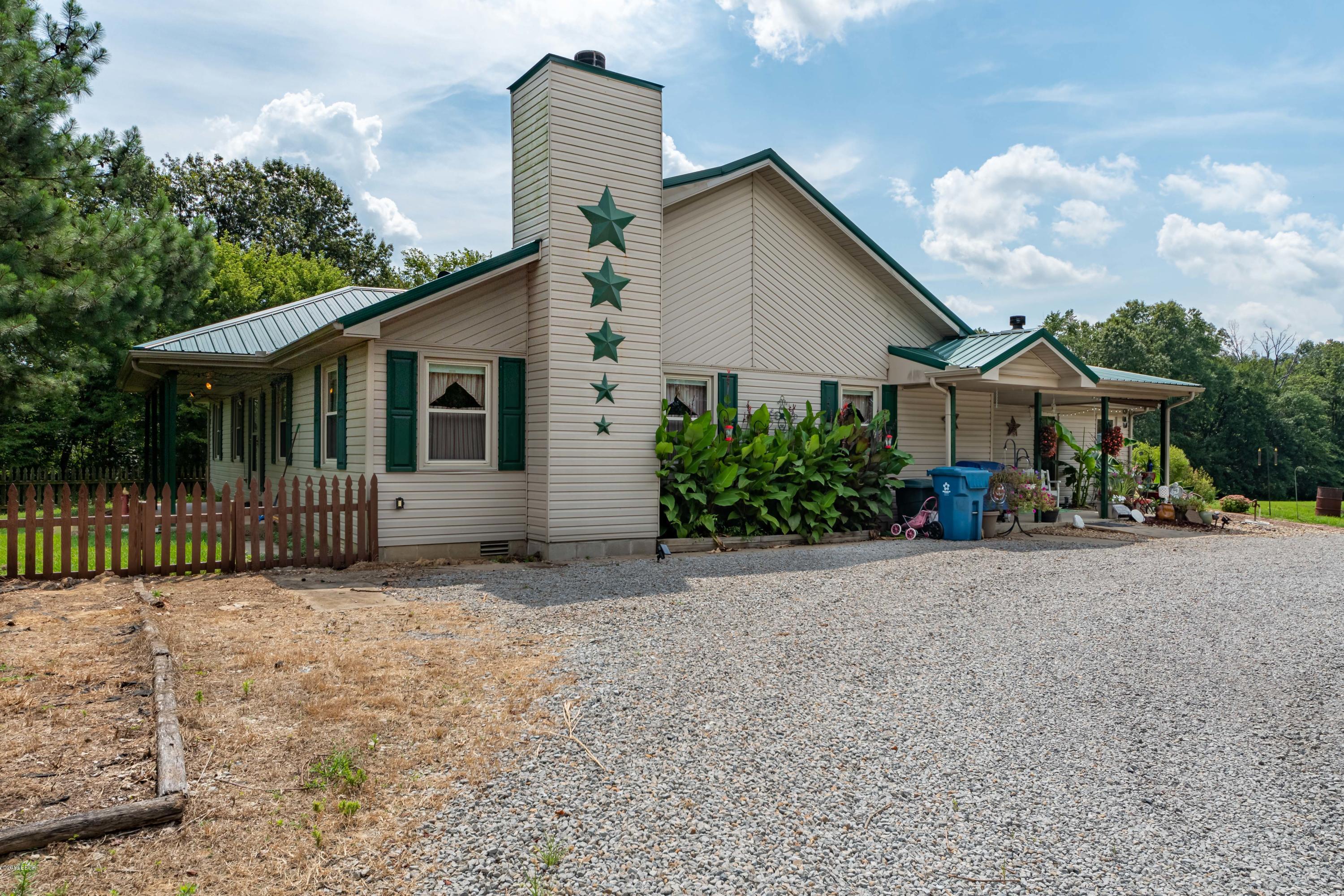 19023 Galatia Post Road Marion, IL 62959 - Photo 33 of 50 Gallery Image 33