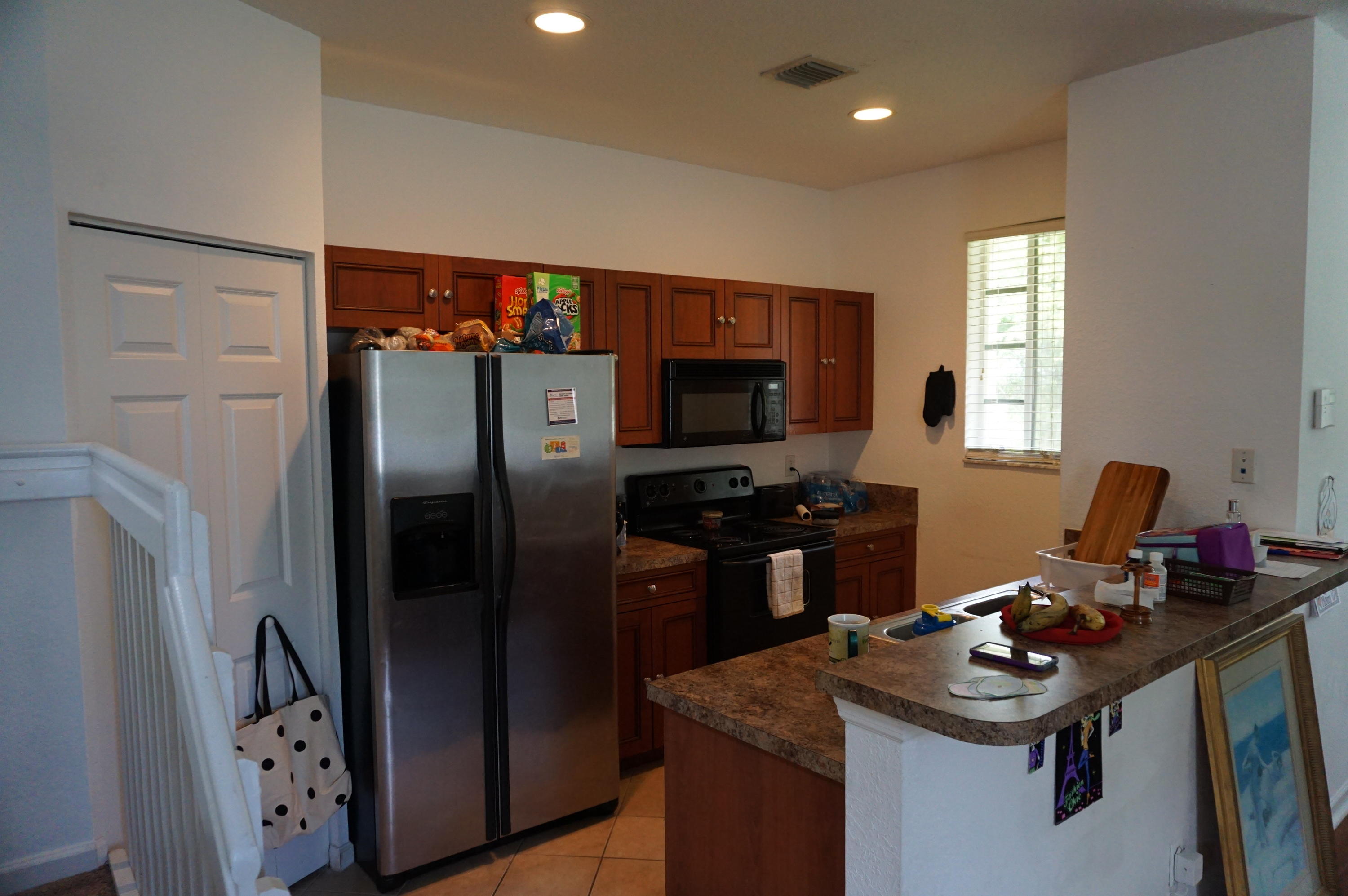 2036 Marsh Harbor Drive Riviera Beach, FL 33404 - Photo 3 of 11 2036 M.H. Dr. Kitchen