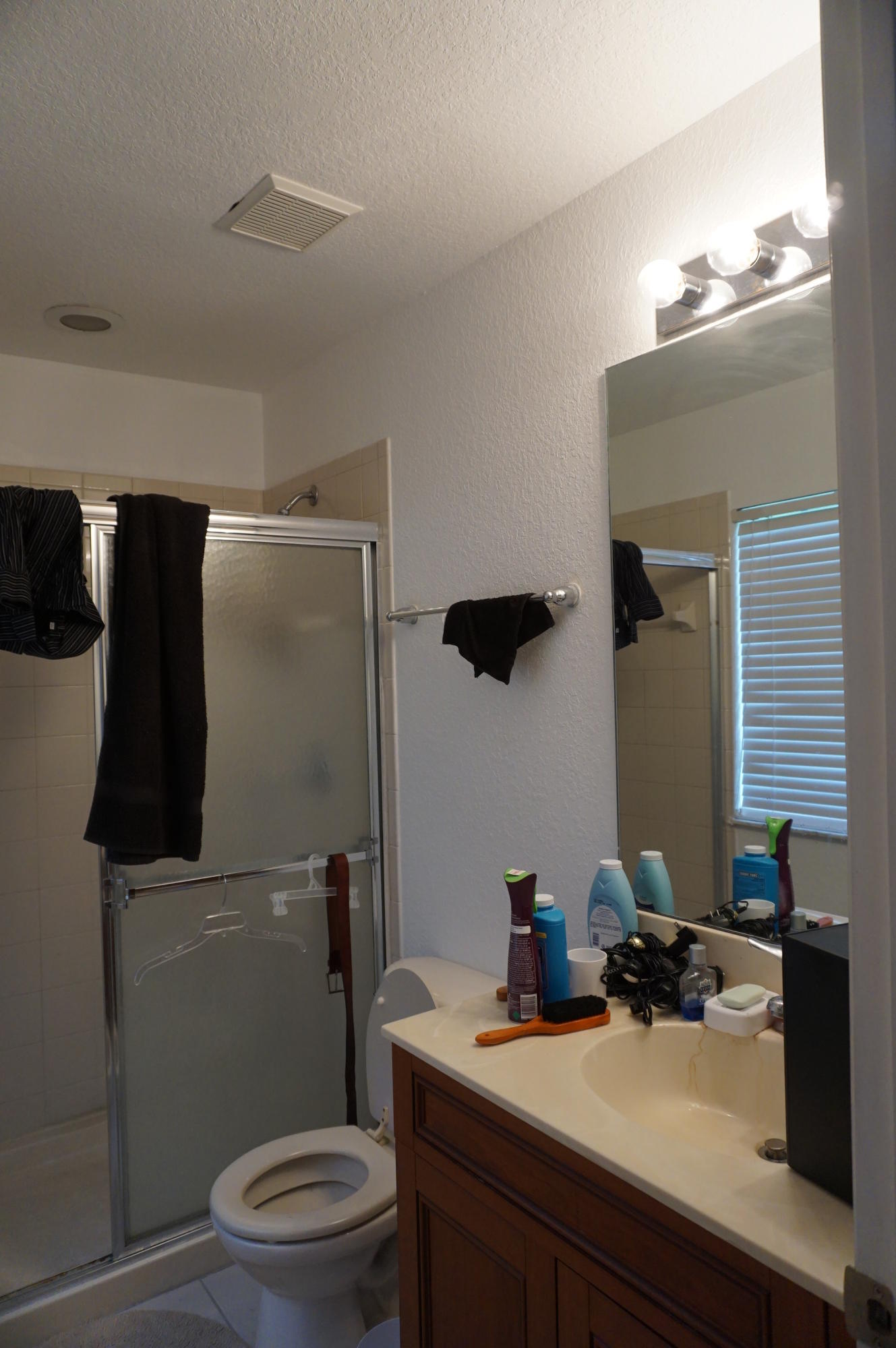 2036 Marsh Harbor Drive Riviera Beach, FL 33404 - Photo 7 of 11 2036 M.H. Dr. Gst. Bath #1