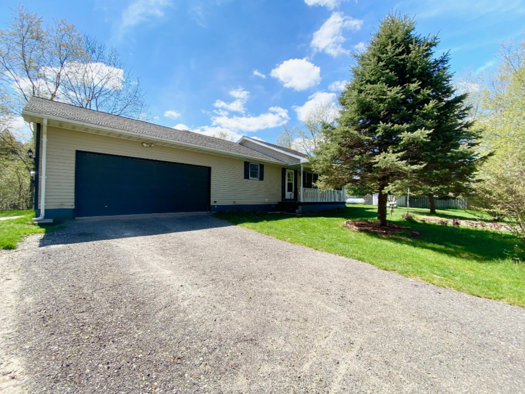 1347 West Adams Road Pentwater, MI 49449 - Photo 2 of 41 IMG_3842