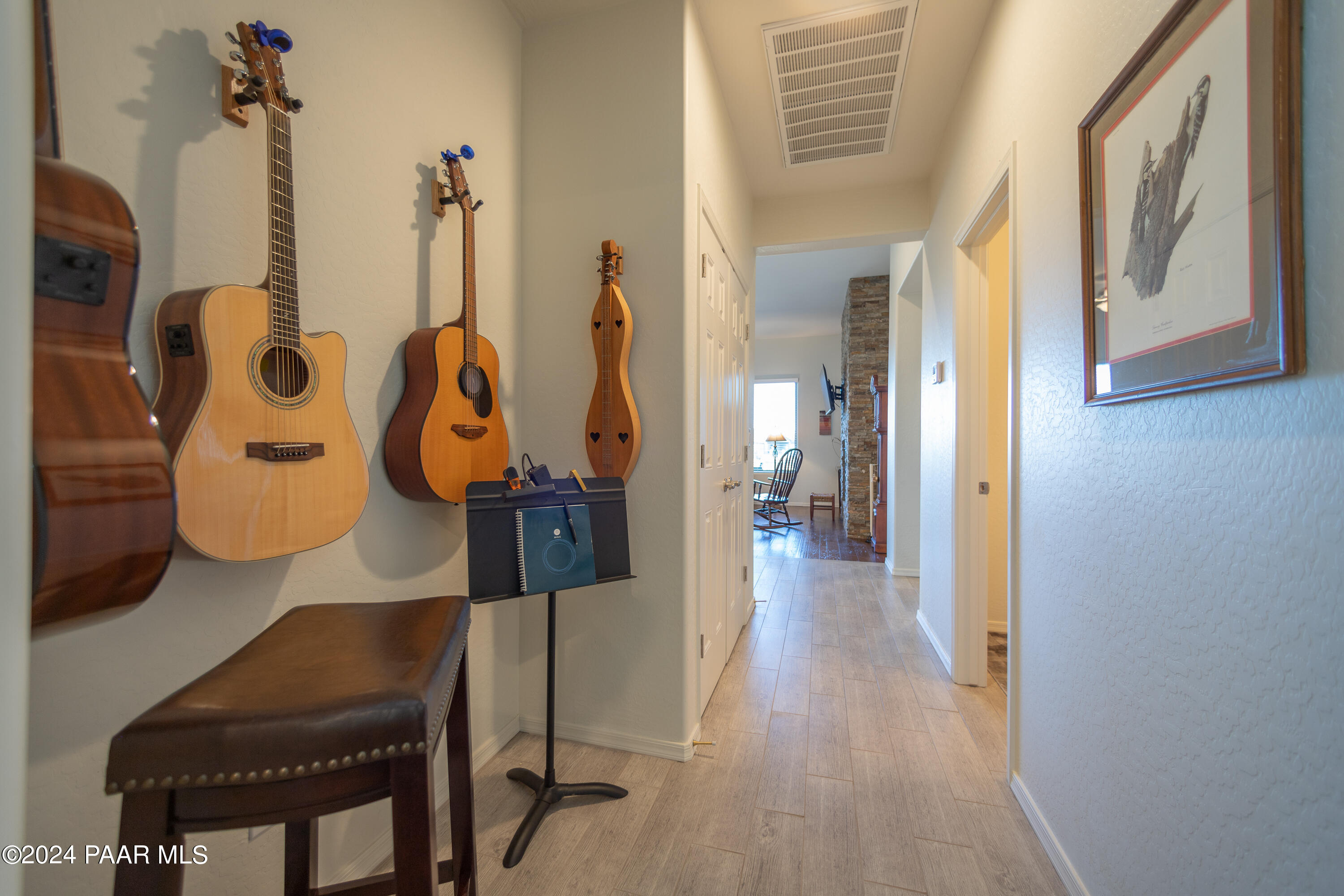 1109 Stack Rock Road Prescott Valley, AZ 86314 - Photo 25 of 91 Hallway