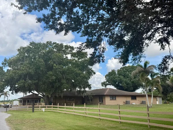 $950,000 | 1631 Southeast 24th Boulevard, Okeechobee, FL 34974
