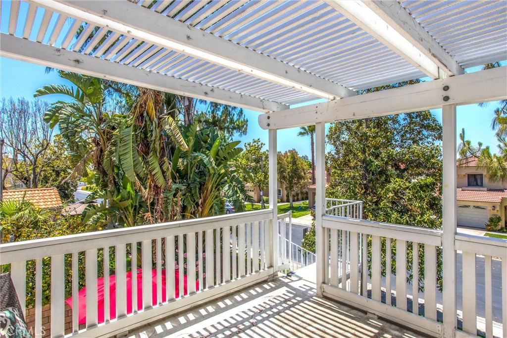 1125 Vía Nice Redlands, CA 92374 - Photo 40 of 50 a view of a two chairs in the deck