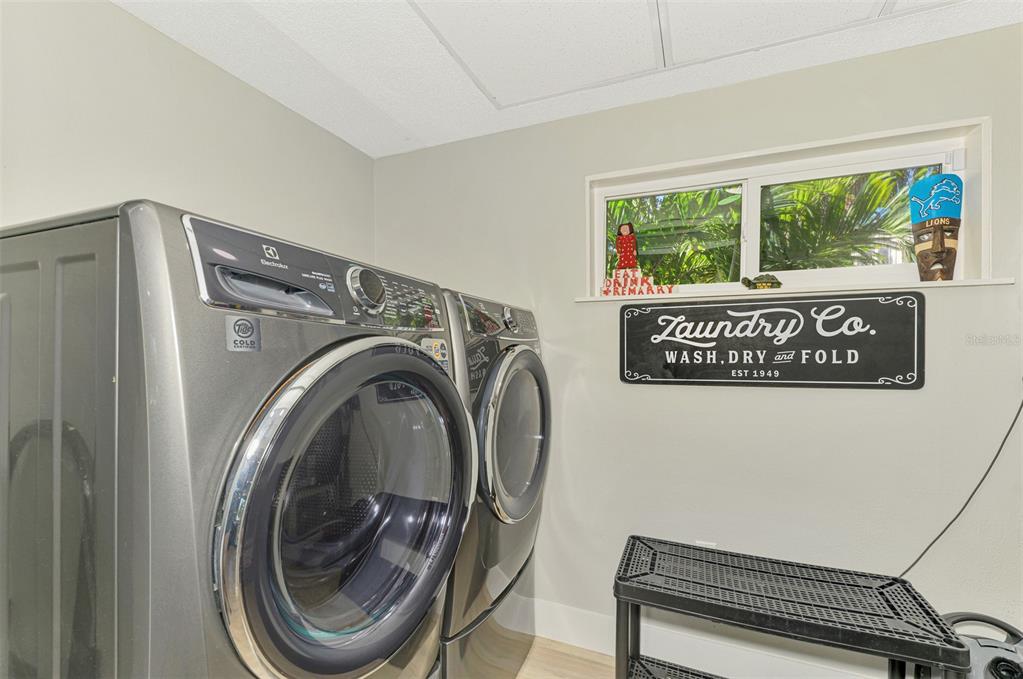 5303 Hidden Harbor Road Sarasota, FL 34242 - Photo 35 of 72