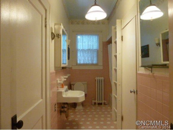 9 Red Oak Road Asheville, NC 28804 - Photo 5 of 13 Gallery Image 5