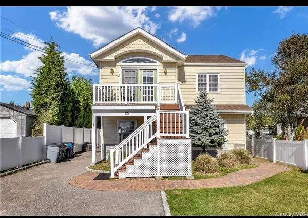 $698,000 | 50 East Beach Promenade, Lindenhurst, NY 11757