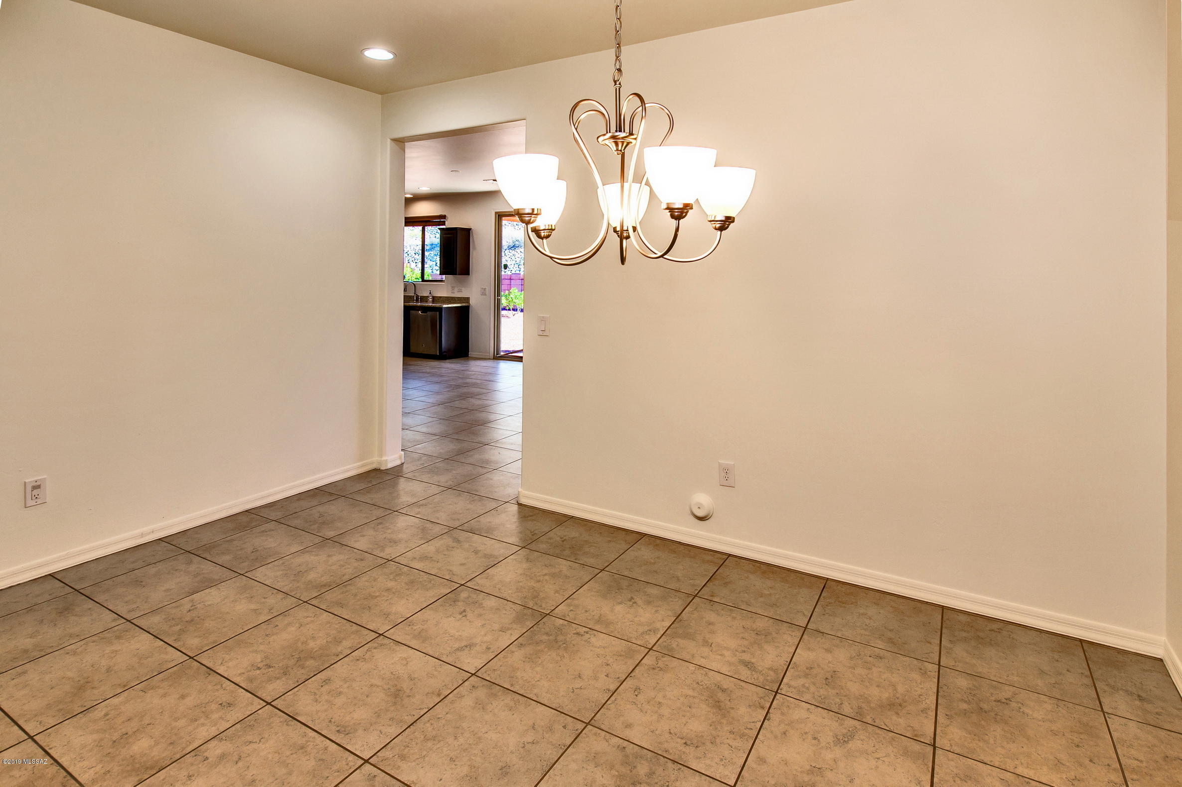 39082 South Running Roses Lane Tucson, AZ 85739 - Photo 9 of 41
