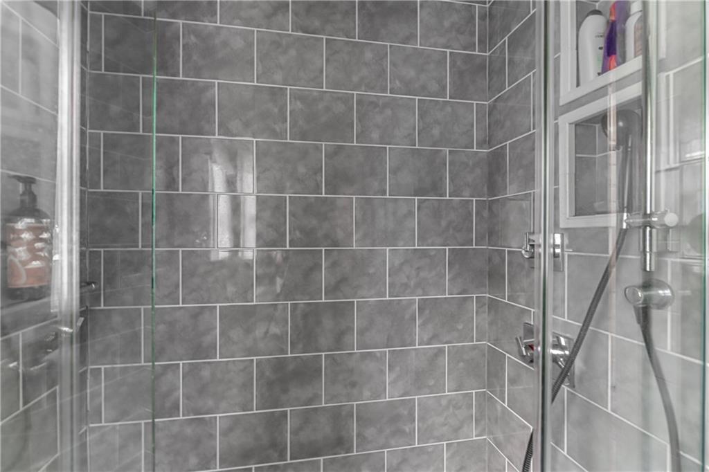 199 Roscommon Place Canonsburg, PA 15317 - Photo 12 of 32 a bathroom with a shower