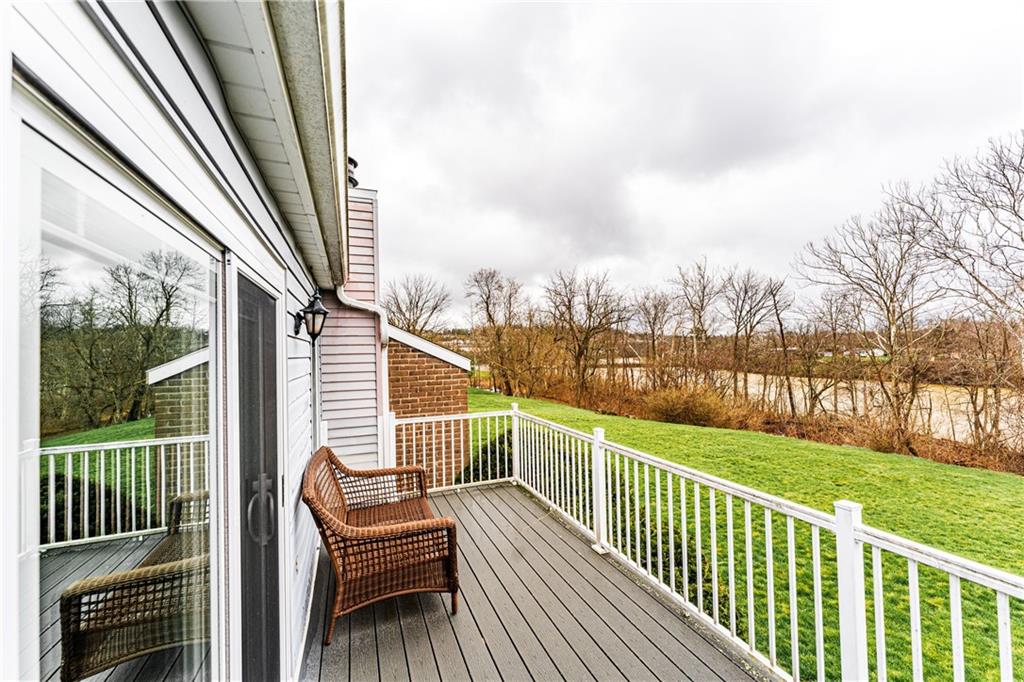 199 Roscommon Place Canonsburg, PA 15317 - Photo 16 of 32 a view of a two chair in the deck
