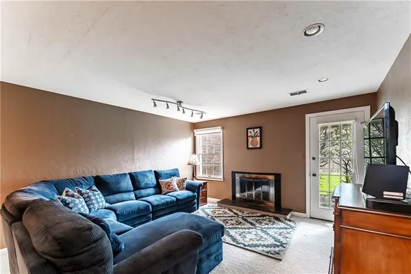 $325,000 | 199 Roscommon Place, Canonsburg, PA 15317