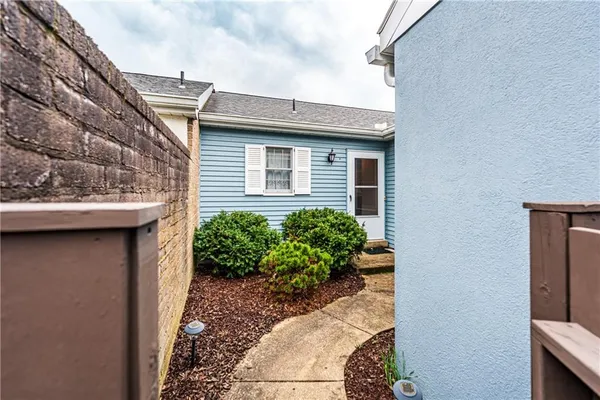 $325,000 | 199 Roscommon Place, Canonsburg, PA 15317