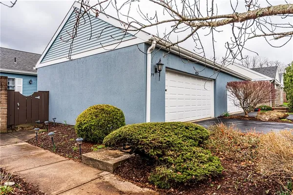 $325,000 | 199 Roscommon Place, Canonsburg, PA 15317