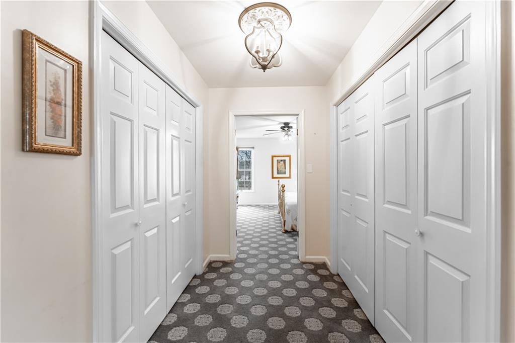 199 Roscommon Place Canonsburg, PA 15317 - Photo 9 of 32 a view of a hallway with entryway