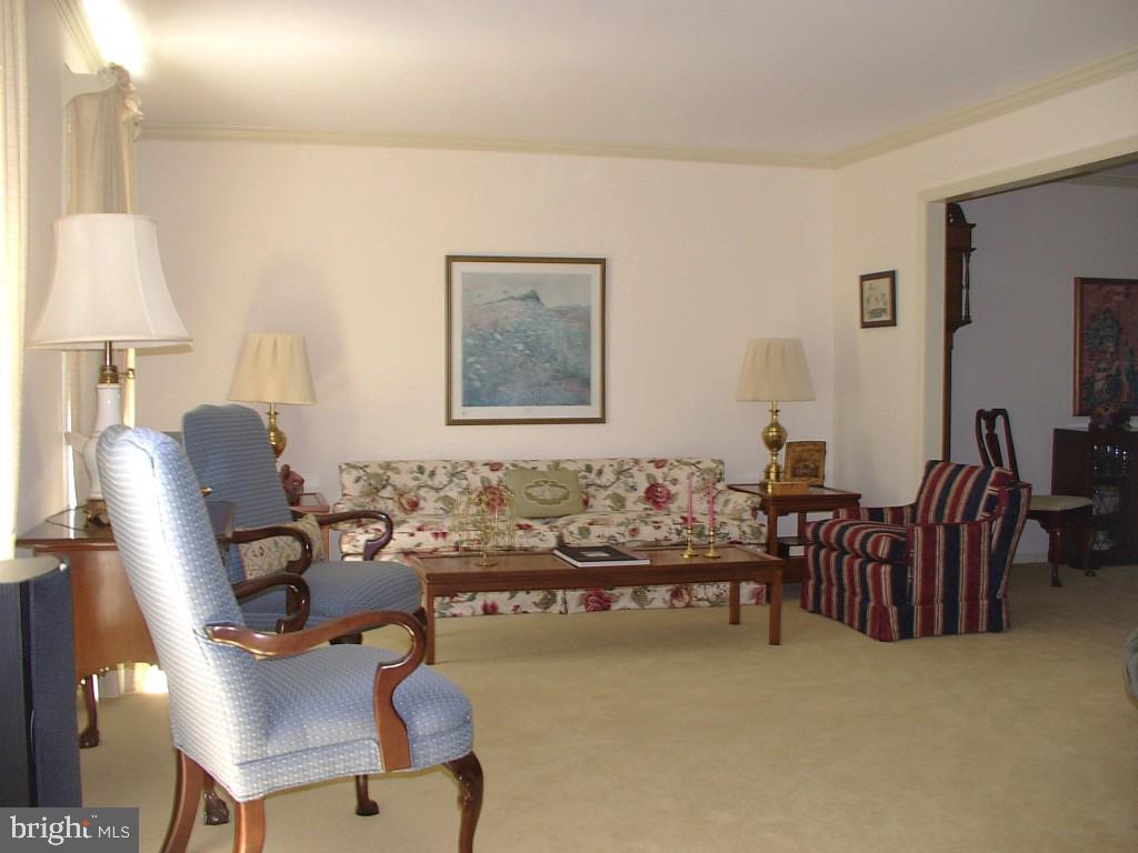 2565 Spring Valley Road Lancaster, PA 17601 - Photo 4 of 12 Gallery Image 4