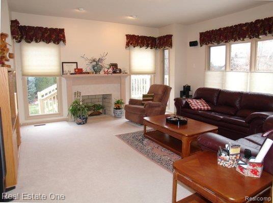 6433 Kennesaw Road Canton, MI 48187 - Photo 8 of 17 Family Room