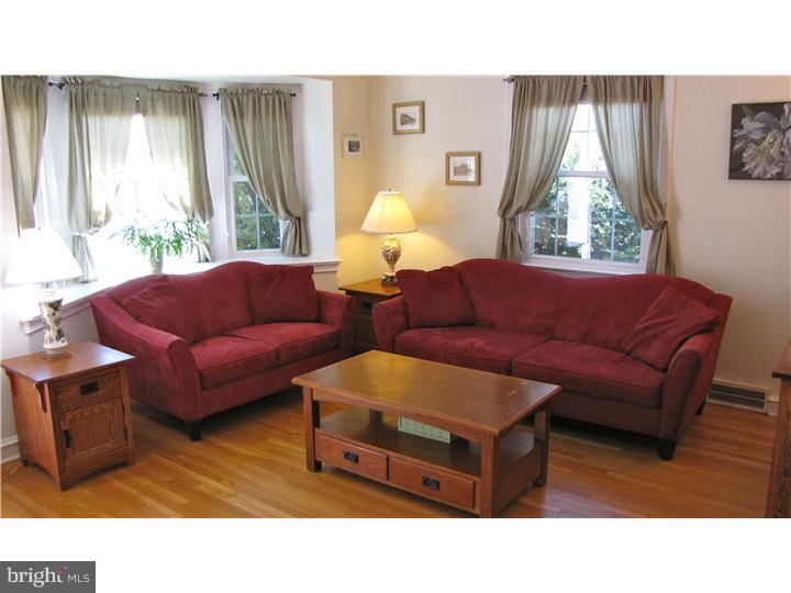 1528 Brierwood Road Havertown, PA 19083 - Photo 4 of 25 Living Room