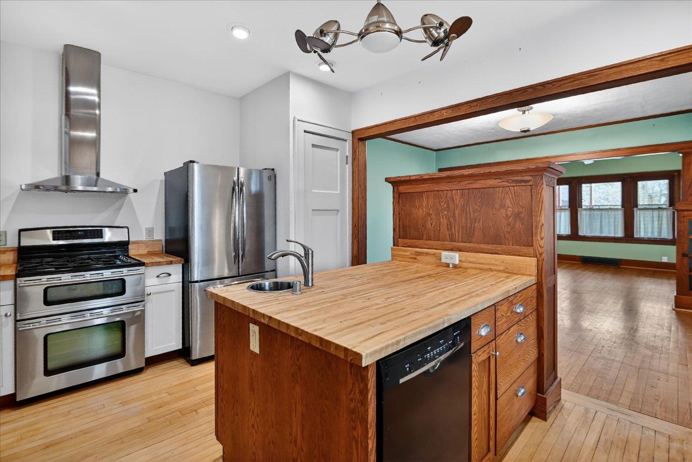 1110 Gilson Street Madison, WI 53715 - Photo 14 of 57