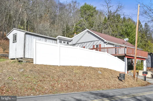 a house view with a outdoor space