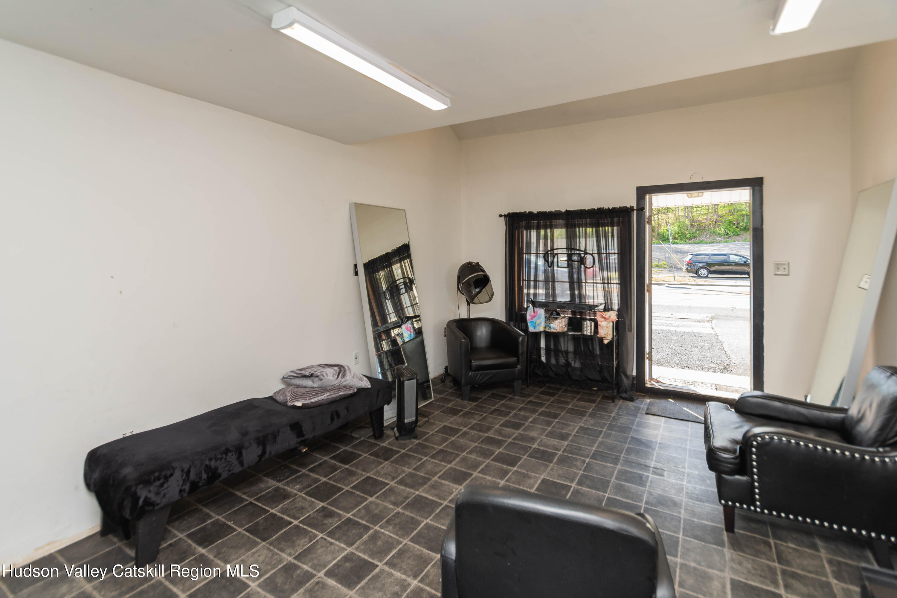 5152 Rte 9W Newburgh, NY 12550 - Photo 5 of 32 DSC_0909
