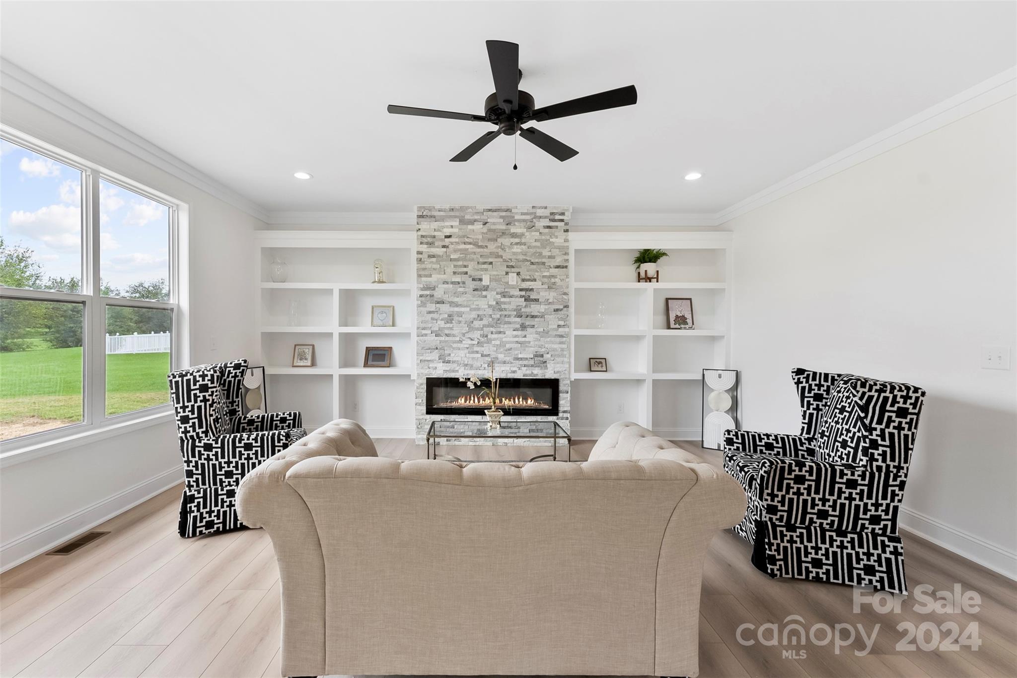1129 Stoney Point Road Kings Mountain, NC 28086 - Photo 19 of 45 a living room with furniture