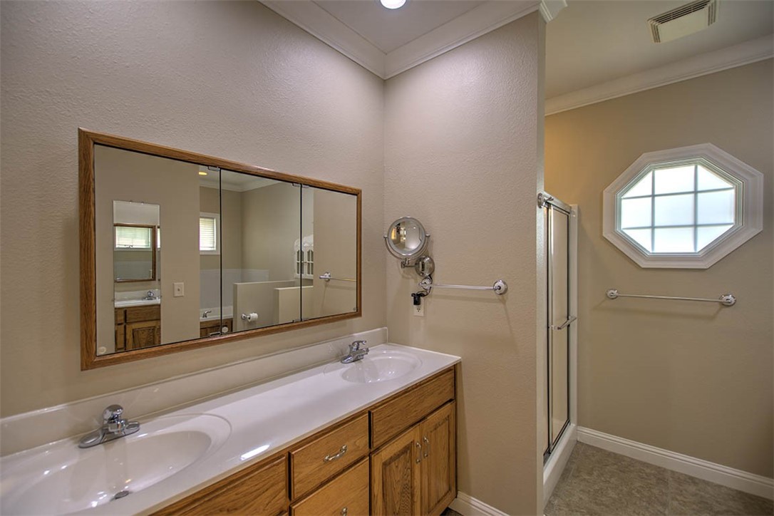 6711 Raintree Lane Decatur, IL 62521 - Photo 21 of 37 master bathroom