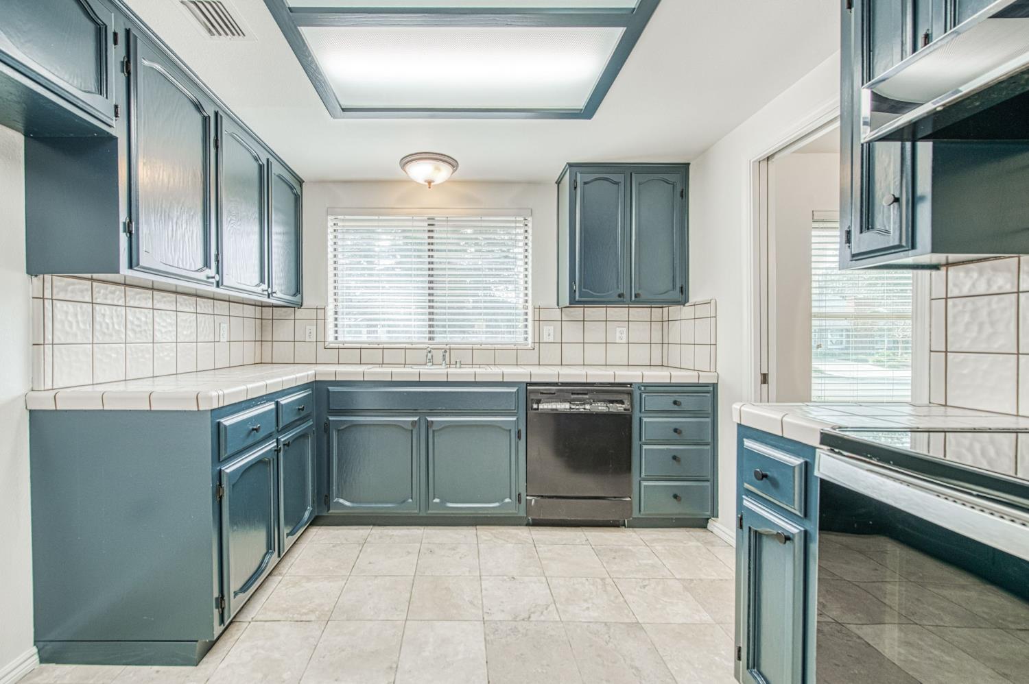 8166 North Raisina Avenue Fresno, CA 93720 - Photo 14 of 40