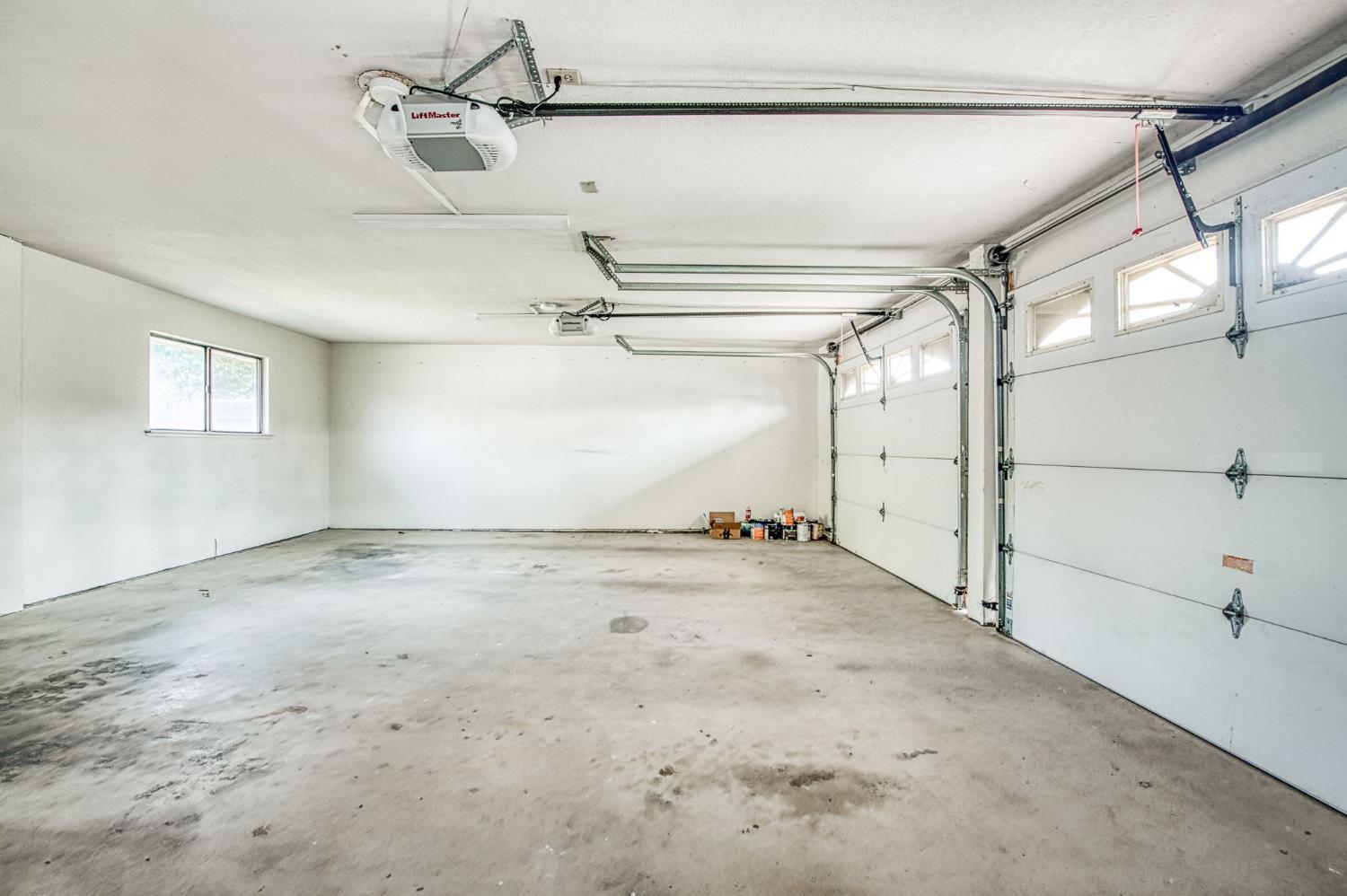 8166 North Raisina Avenue Fresno, CA 93720 - Photo 21 of 40