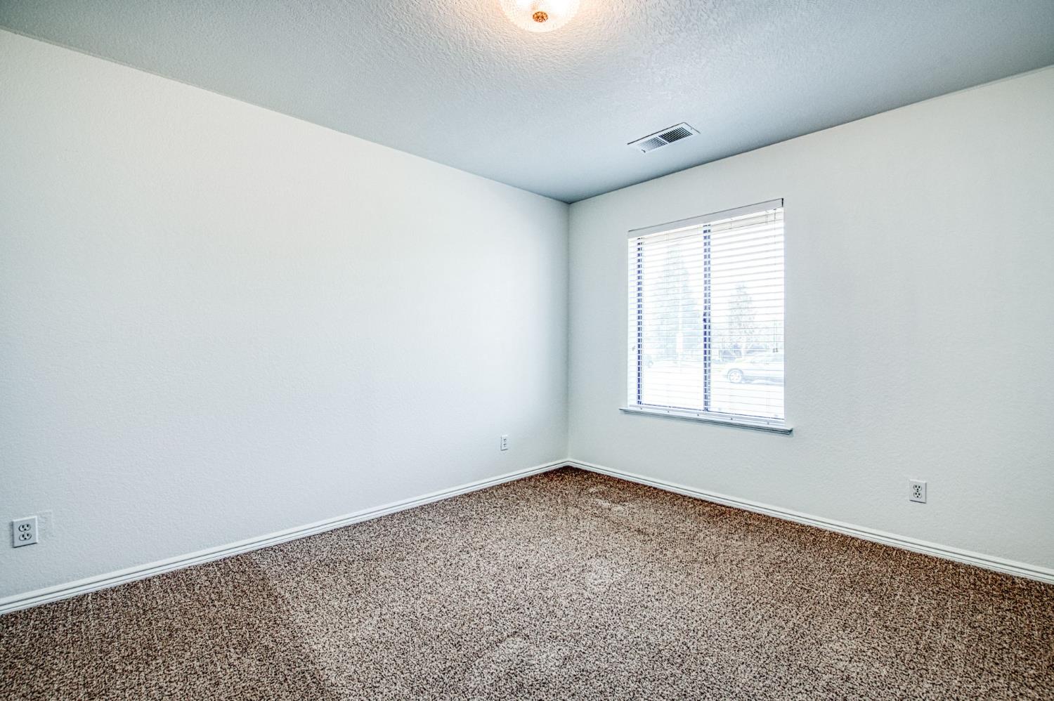 8166 North Raisina Avenue Fresno, CA 93720 - Photo 28 of 40