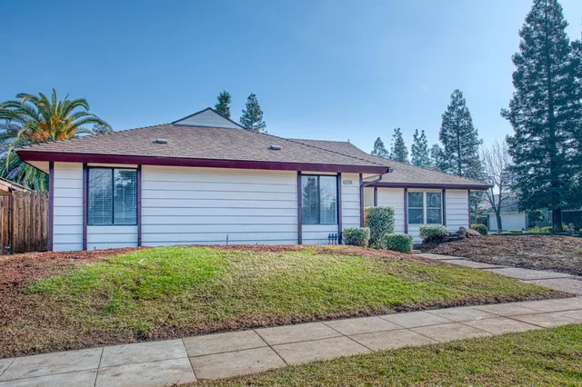 $485,000 | 8166 North Raisina Avenue, Fresno, CA 93720