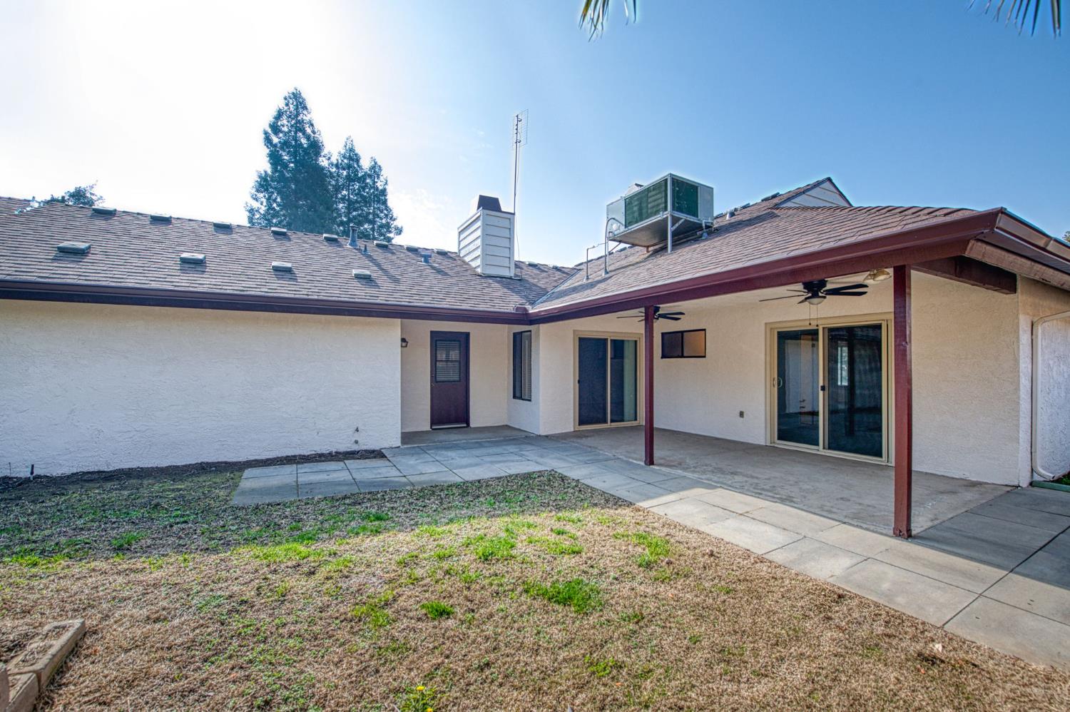 8166 North Raisina Avenue Fresno, CA 93720 - Photo 37 of 40