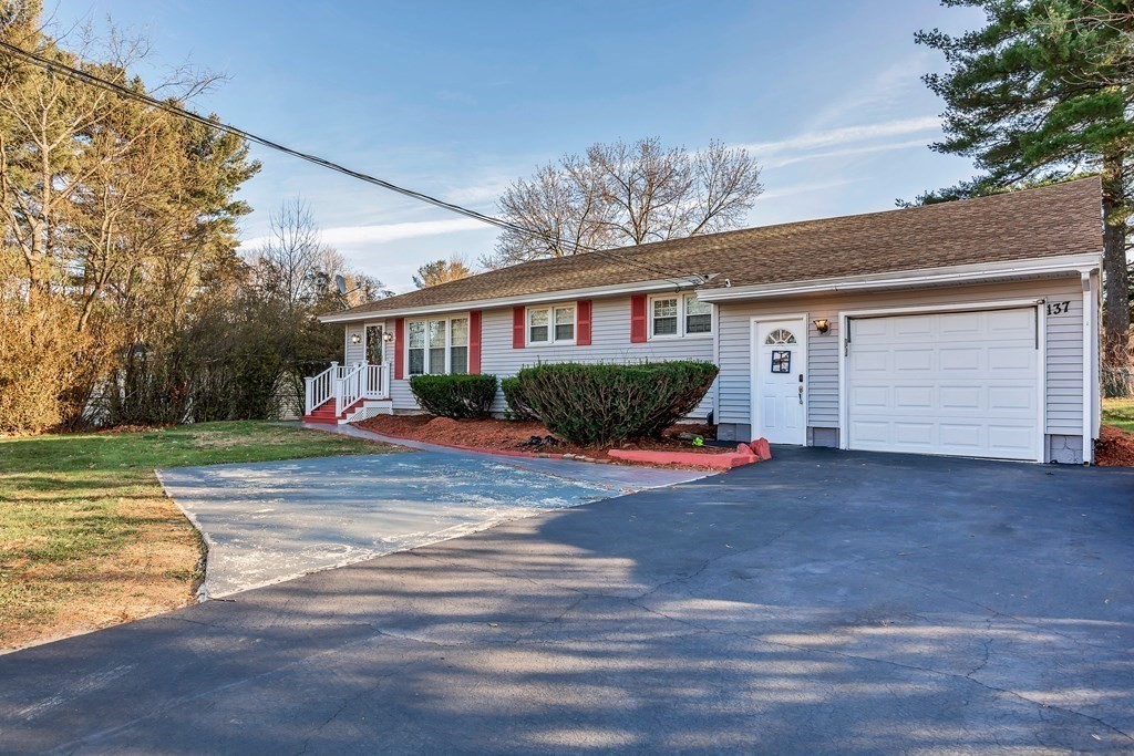 137 Cluff Crossing Road Salem, NH 03079 - Photo 3 of 27