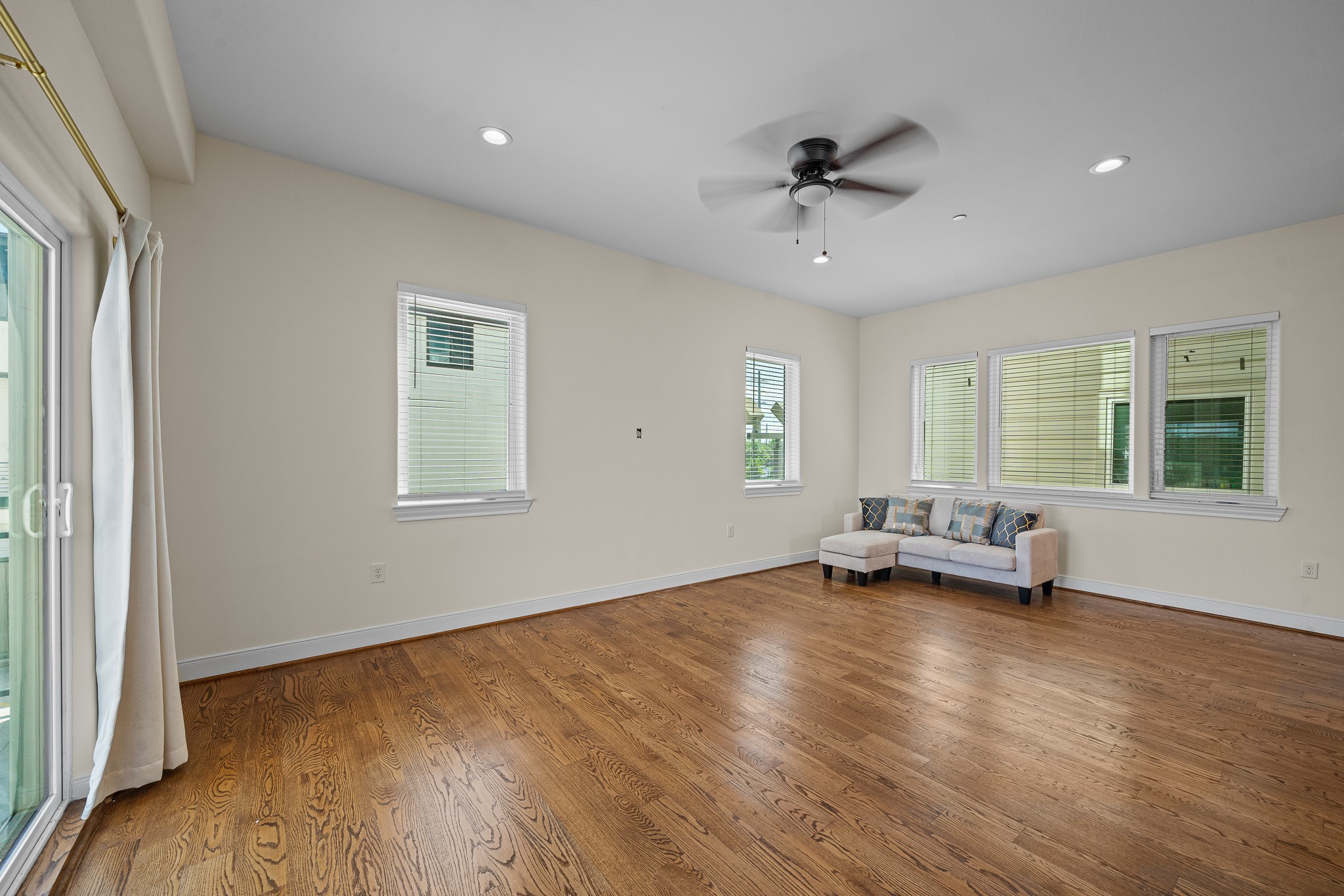 2218 Converse Street, Unit C Houston, TX 77006 - Photo 3 of 40