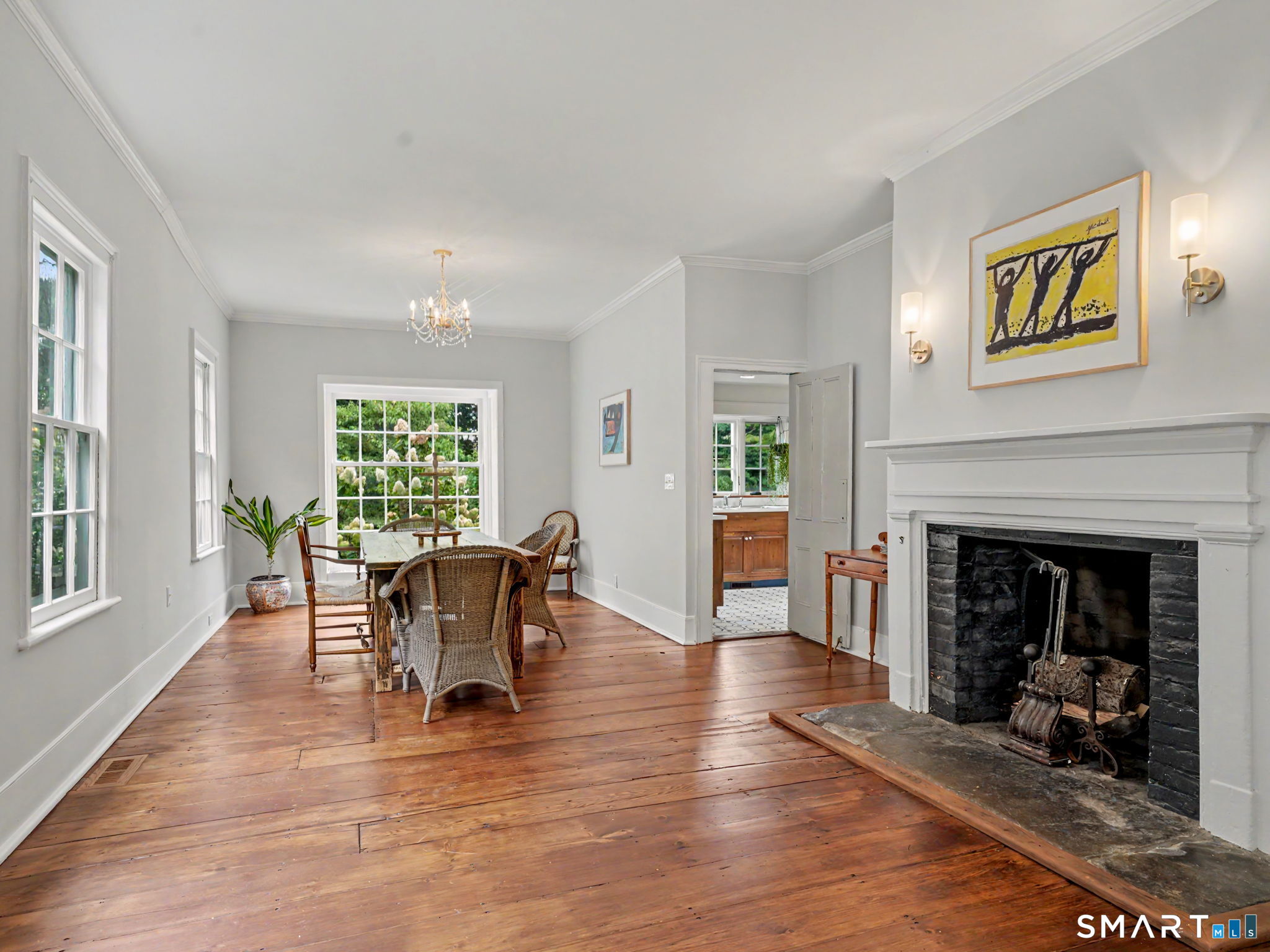 530 Roxbury Road Stamford, CT 06902 - Photo 7 of 40 Dining area with fireplace